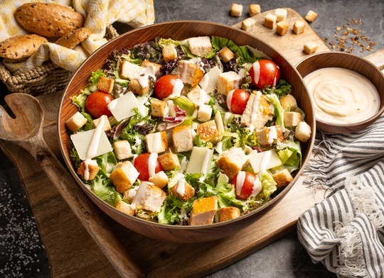 FotografÃ­a Ensalada CÃ©sar-Coren Grill.jpg