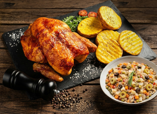 Men&Atilde;&ordm; pollo de Corral verano.jpg